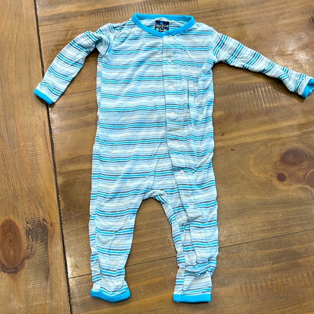 Kickee pants footie